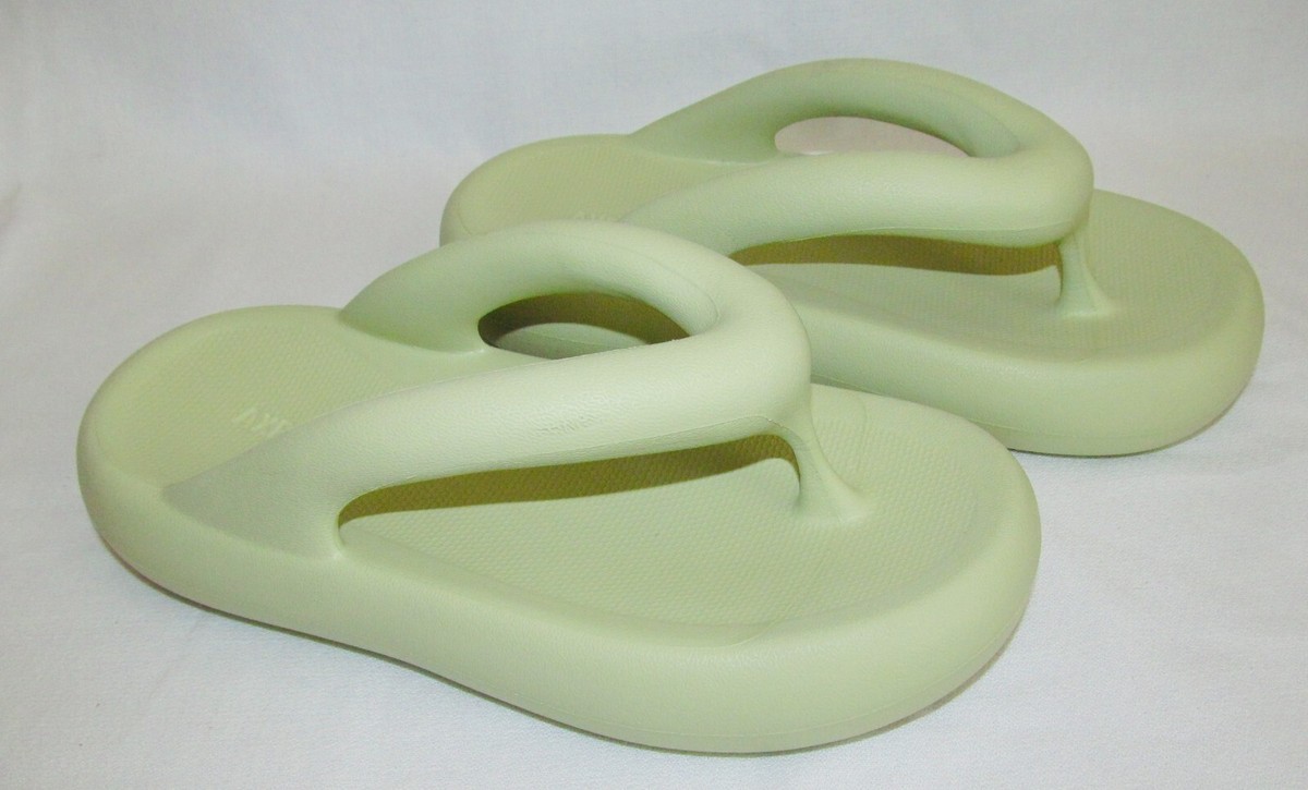 AXEL ARIGATO Delta Rubber Beach Flip Flops Chunky Sandals Womens