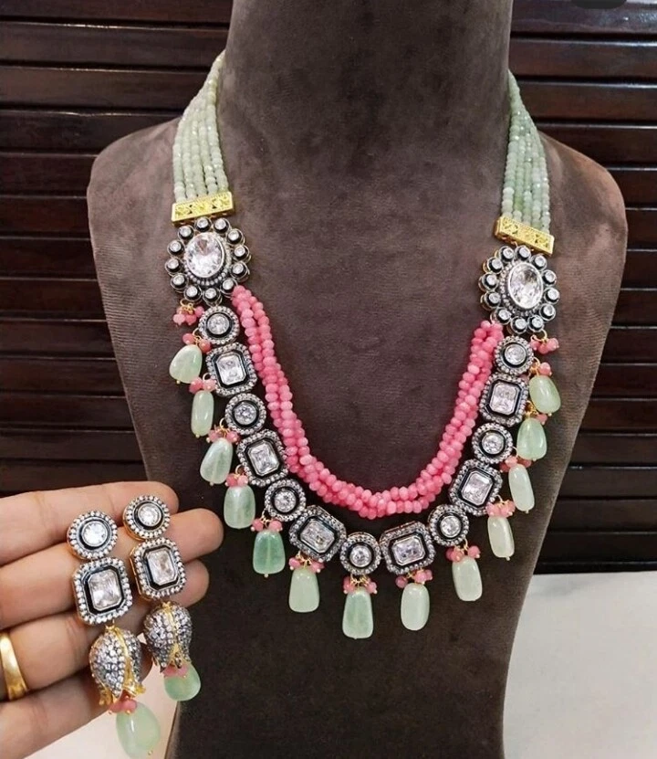 Gold polish shop jewelry set