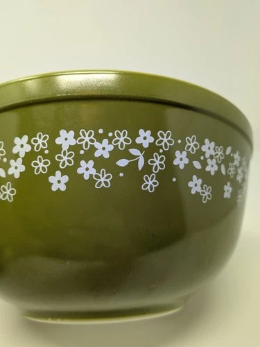 New ListingPYREX Spring Blossom/Crazy Daisy Mixing Bowl 2-1/2qt