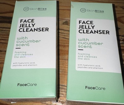 FACE CARE  CLEANSER WITH HYALURONIC ACID  WITH CUCUMBER SCENT 2 x