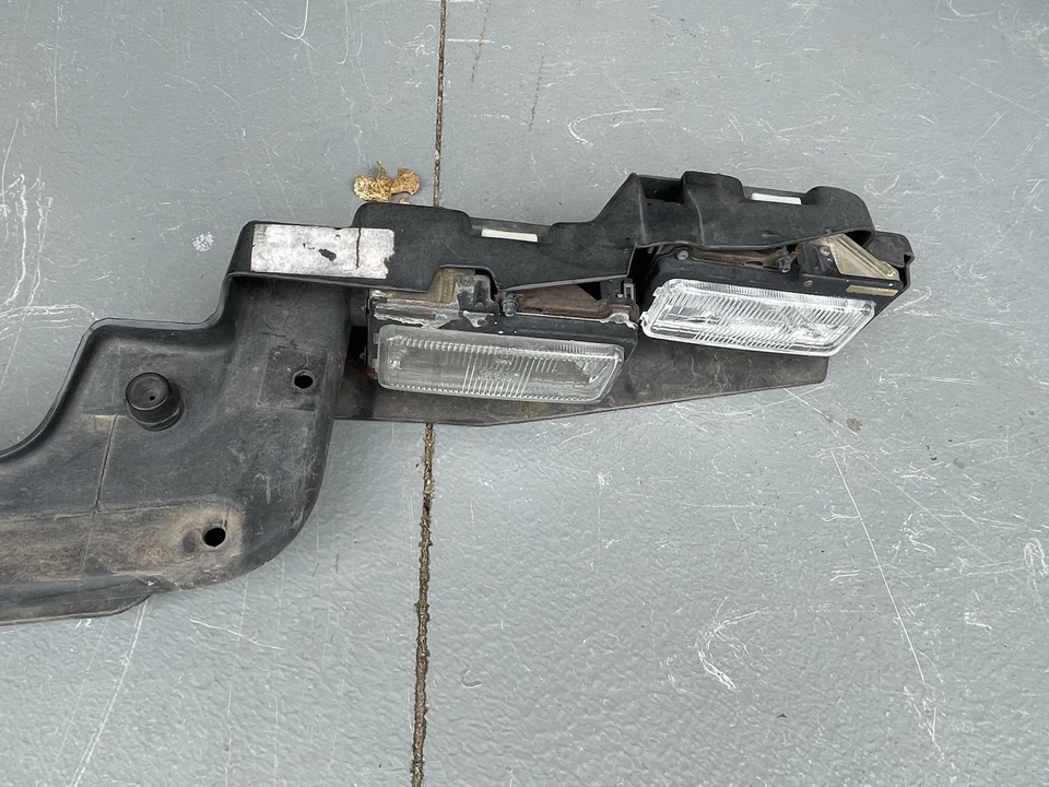 1993-1997 Camaro Z28 Headlight Support Cradle Mount Header Panel OEM GM Bumper R Foto 2 de 4