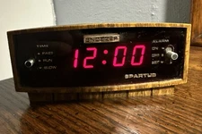 Vintage Spartus 1979 Woodgrain Digital Alarm Clock  Model 21-3011-190 - Tested