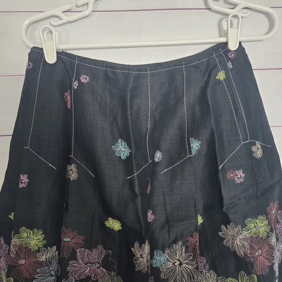 Anne Carson Skirt Women's 4 Linen A-line Black Embroidered Flowers Lined Flare - Image 4 of 4
