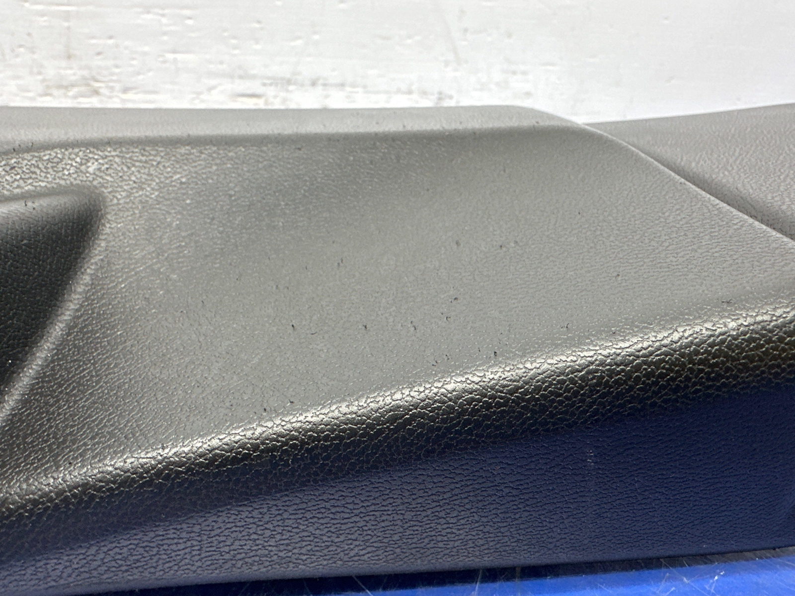 2017-2020 MASERATI LEVANTE M161 B PILLAR CENTER TRIM COVER PANEL SET 670040376