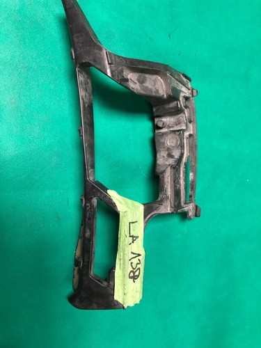 *8 LA138 VW Golf 6 5K0807723B Halterung Stoßstange Vorne Seite Links