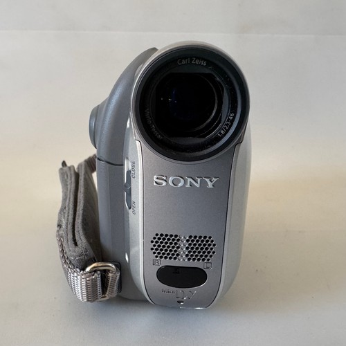 SONY Handycam DCR-HC22E Camcorder MiniDV PAL Mini DV Digital Video Camera Boxed - Picture 9 of 24