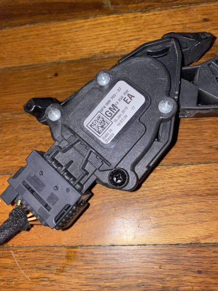 Chevy Cruze 2012 2015 acelerador de gasolina combustible pedal 13 252 702 EA envío rápido Foto 2 de 3