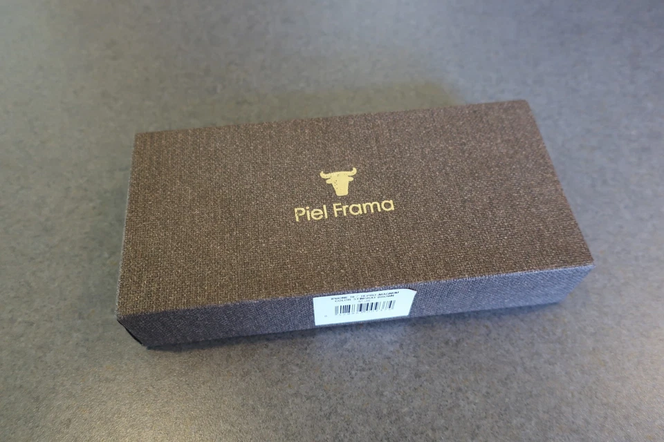 Piel Frama Stingray 棕色 iMagnum 皮革保护壳 适用于 iPhone 16 Pro/iPhone 16 #208 — 第 2/4 张图片