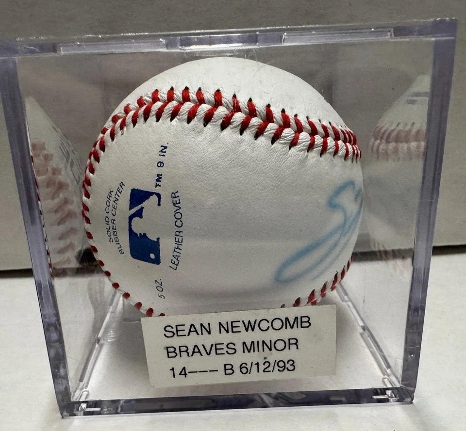 SEAN NEWCOMB ATLANTA BRAVES AUTOGRAFIADO/FIRMADO MLB BÉISBOL - CACHORROS Y ATLÉTICOS Foto 4 de 4