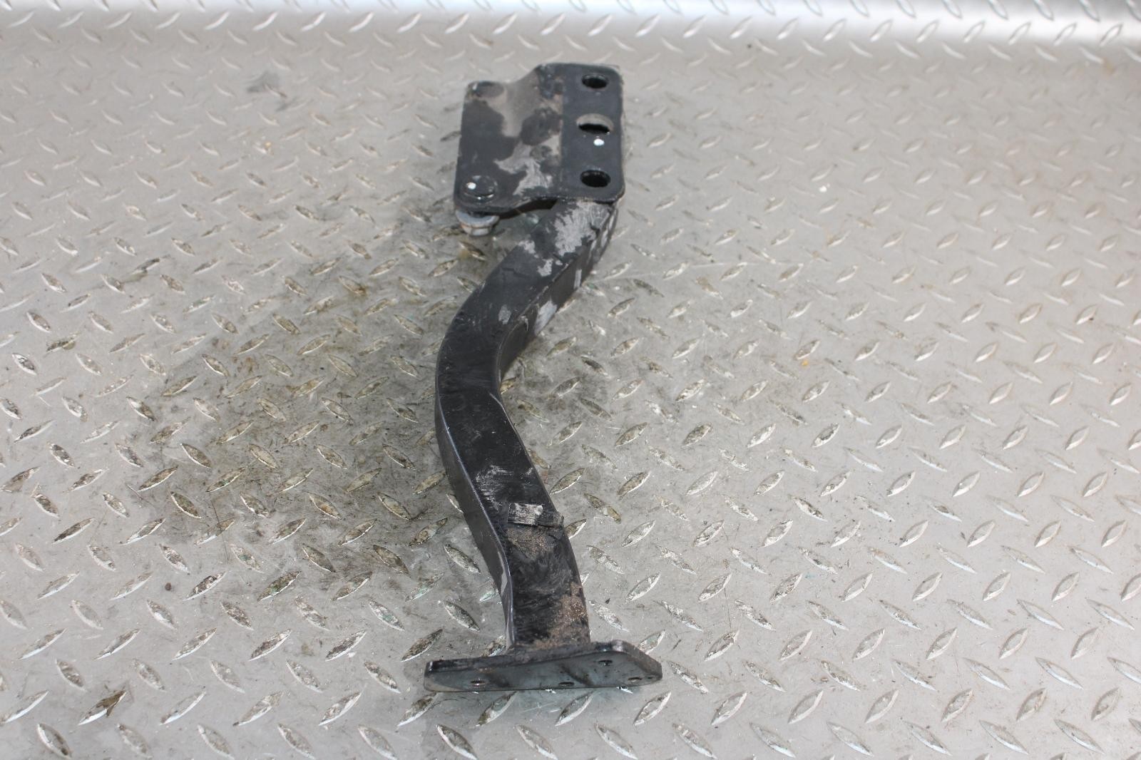 13-18 Flying Spur Front End LH Left Radiator Support Side Bracket Unit OEM OE OE