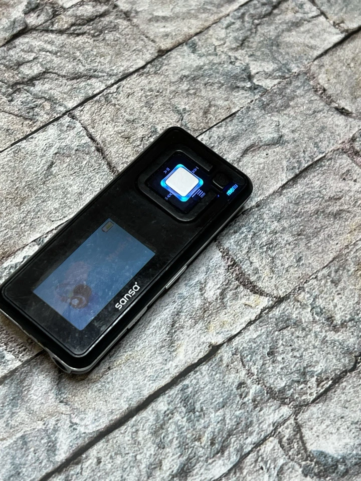 Reproductor MP3 multimedia digital SanDisk Sansa c200 (2 GB) negro probado envío rápido Foto 2 de 4