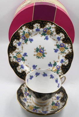 SCHÖN NEU VERPACKT ROYAL ALBERT DUCHESS TEETASSE UNTERTASSE & TELLER TRIO 100 JAHRE SET