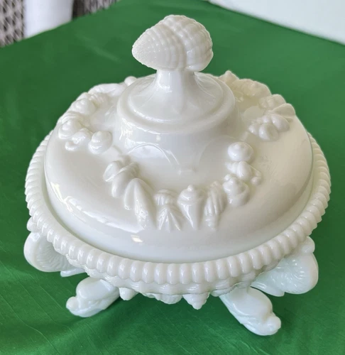VTG Westmoreland Milk Glass Seashells Candy Bowl Dish Footed Heavy 6 3/4" Nice!