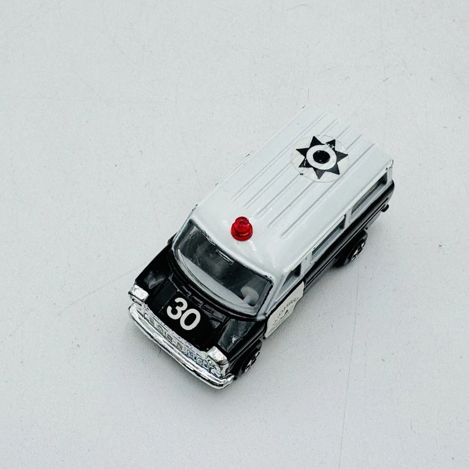 De colección Zylmex Zee Toys P335 Highway Patrol Ford Van 1/64 Diecast Police #30 Foto 4 de 4
