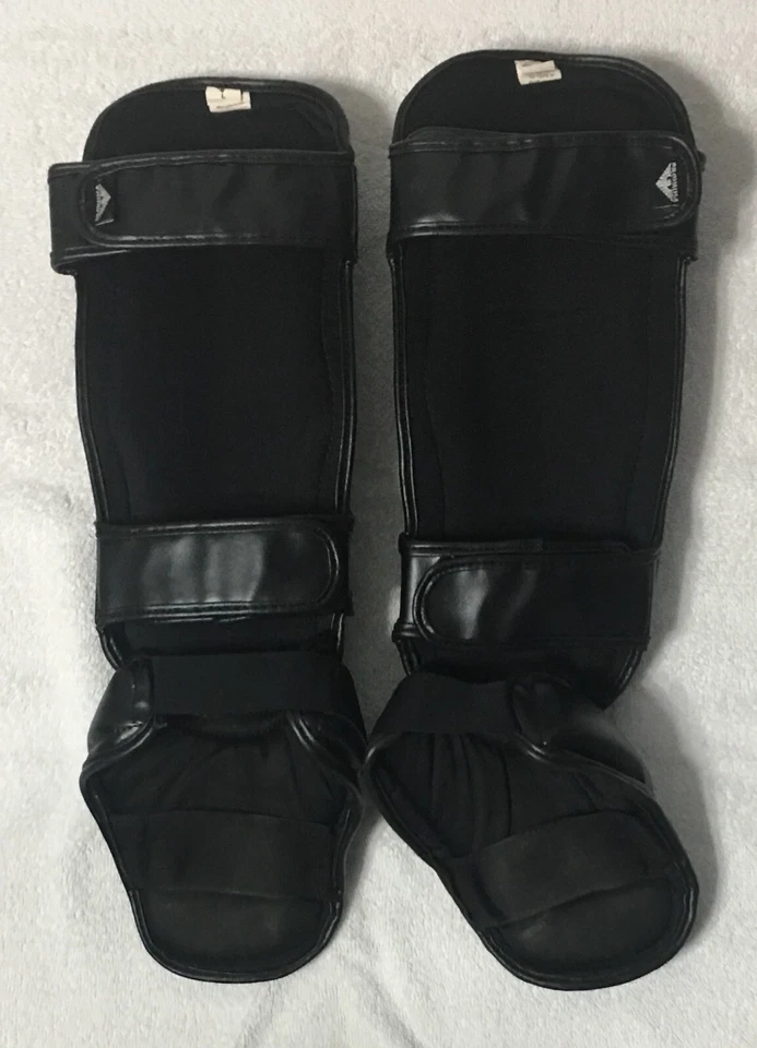 Spark's Fitness Martial Arts Kickboxing Training Gloves and Instep Guard Set - Image 3 of 4