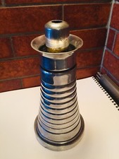 Art Deco Kerzenständer, mit Feder um die Kerze immer wieder nachzuschieben! H 22