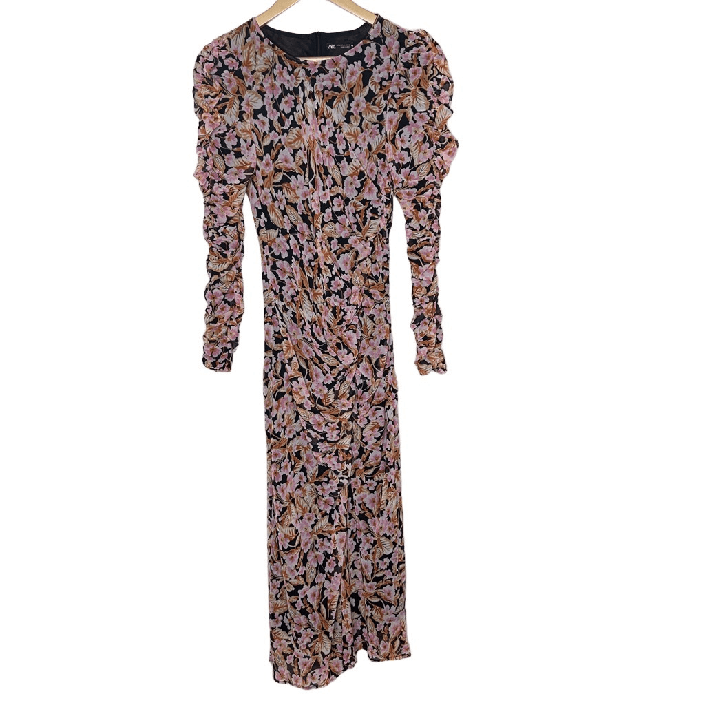 zara floral print ruched dress Zara Ruched Floral Midi Dress Sz. Medium