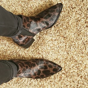 marc fisher yale leopard