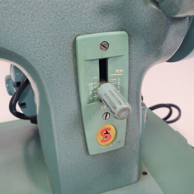 Vintage 1960s Singer 285K Sewing Machine Green w/Case Kilbowie