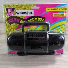 VINTAGE Retro Windsor Portable AM FM Radio Model 2500 Mini Boom ( HOT ROX )