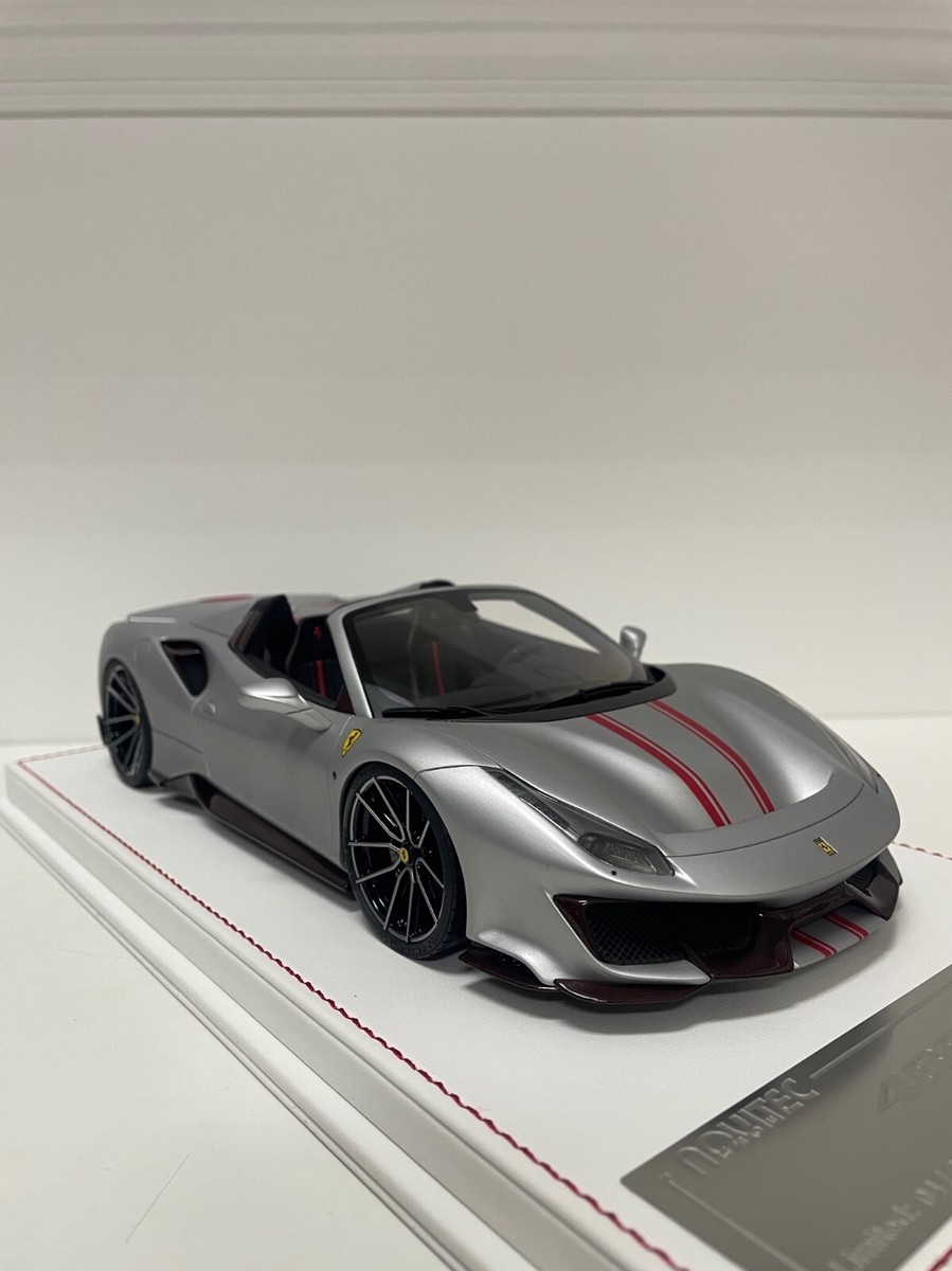 Ferrari 488 Pista Spider NOVITEC (Matt Silver) [Davis