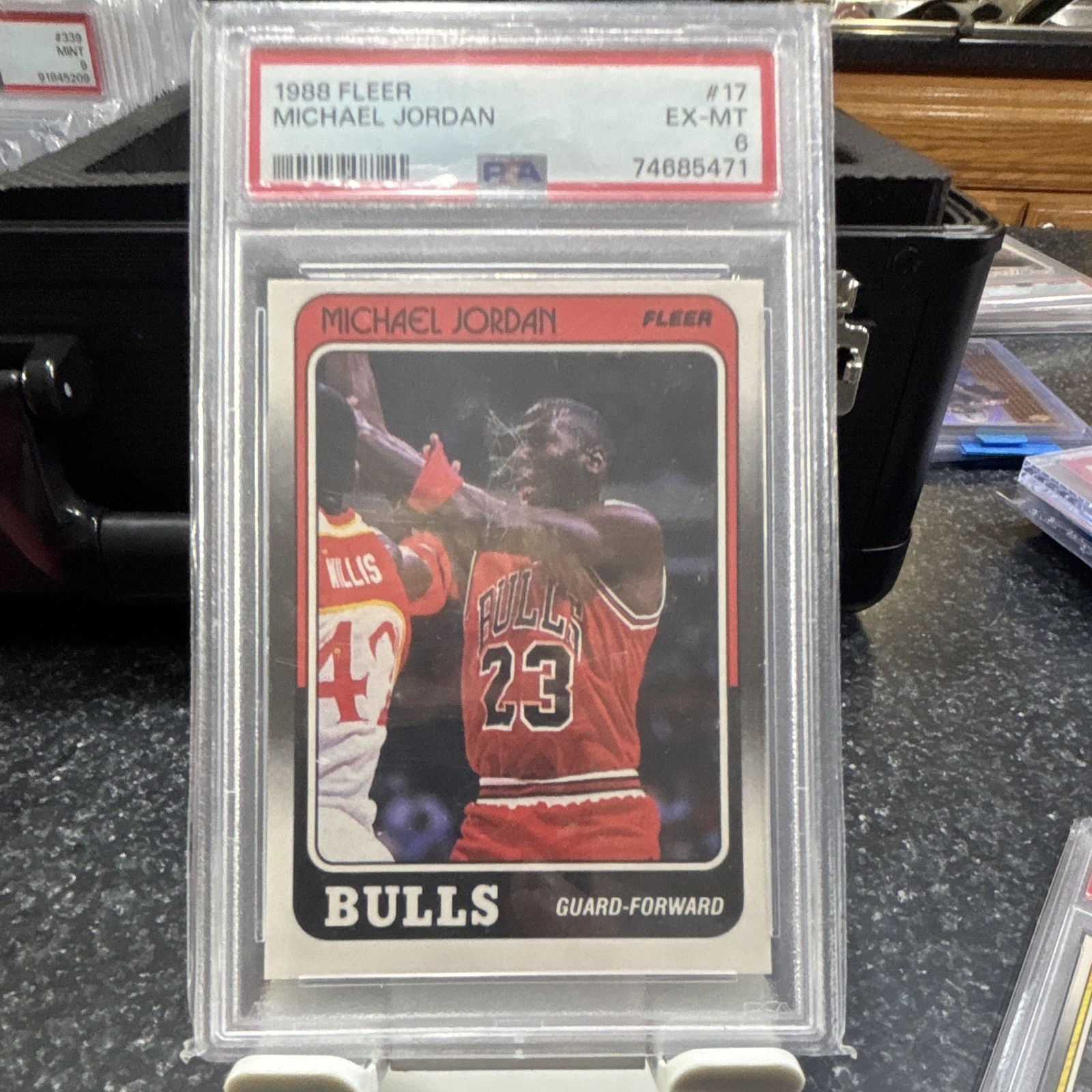 Fleer 1988 Michael Jordan Chicago Bulls #17 PSA 6 Graded Basketball Card