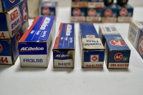NOS AC Delco GM Acniter Spark Plugs R44,45SR,46N Mixed Lot - Picture 3 of 7