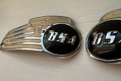 Vintage BSA タンクエンブレム VINTAGE BSA MOTORCYCLE GAS TANK BADGES BOTH SIDES USED OEM | eBay