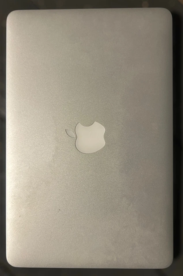 Apple MacBook Air 11-inch, 2014, Silver, 1.4 GHz Intel Core I5 - Image 4 of 4