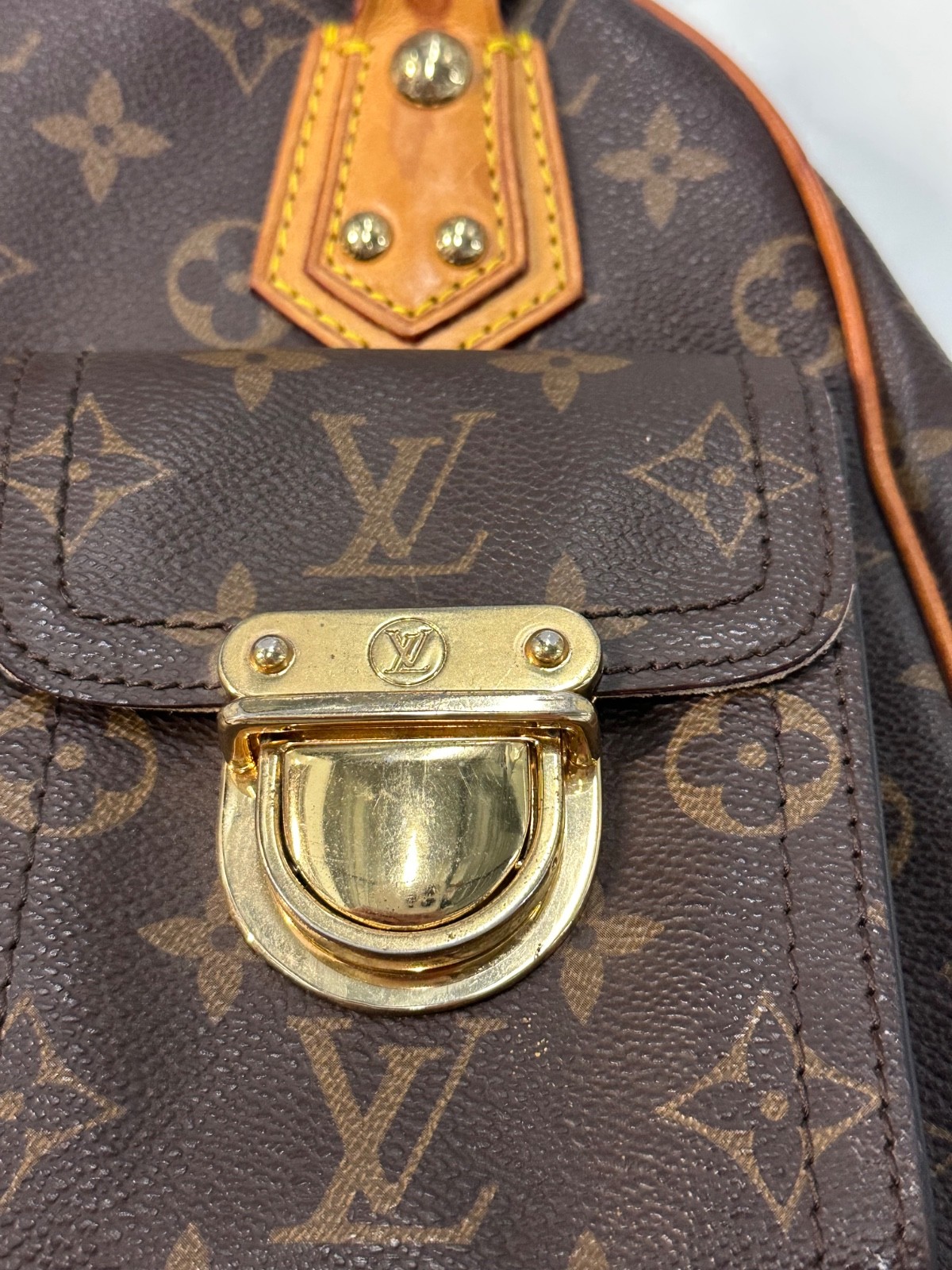 LOUIS VUITTON Authentic Monogram Manhattan PM Bag - image 3