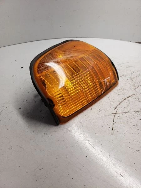 Luz de esquina/estacionamiento para pasajeros para camioneta Ford E150 03-07 1078353 Foto 2 de 4