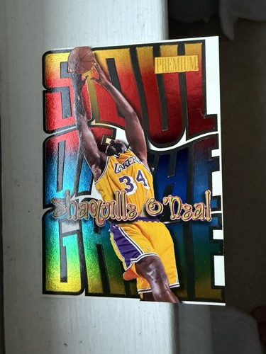Shaquille O'Neal #8 1998 Skybox Premium Soul of the Game card
