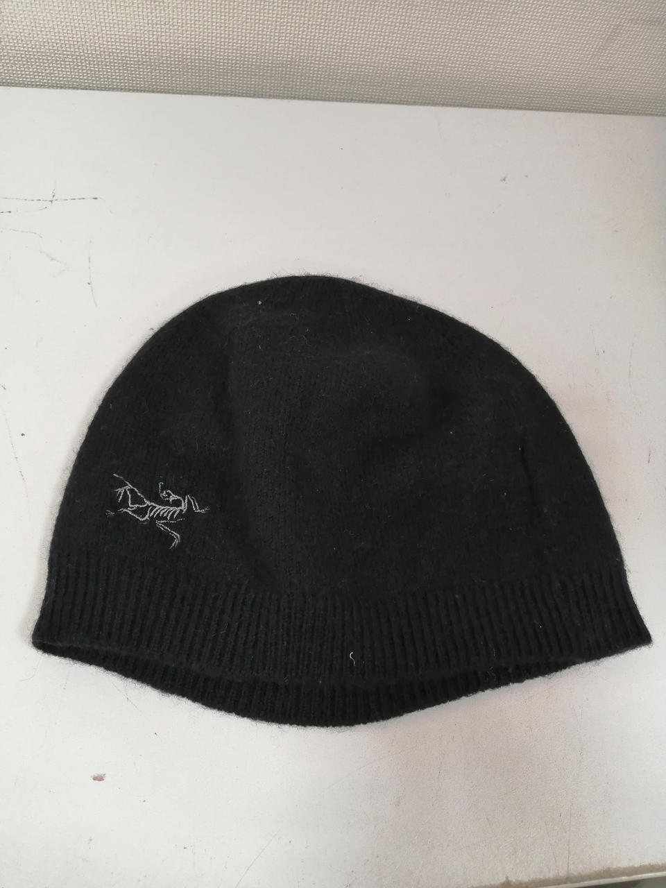 Men's NVY ARC TERYX Beanie for Cold Weather Wear-image