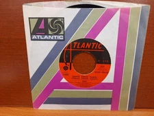 45 / Chic / 1977 / Dance, Dance, Dance (Yowsah, Yowsah, Yowsah) / Sao Paulo