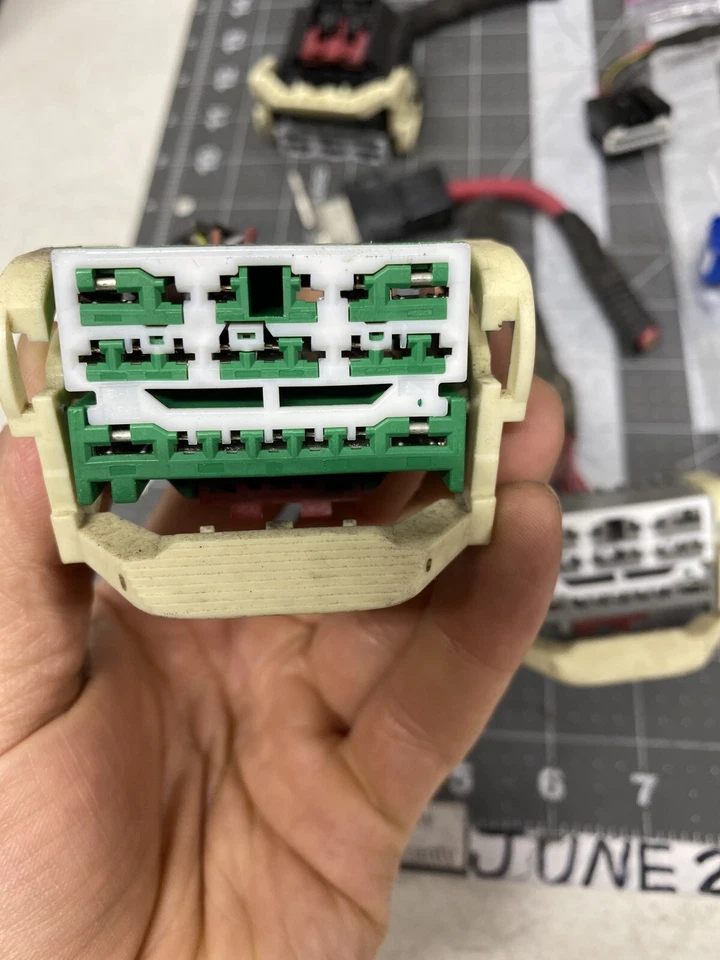 AVENGER SEBRING 2008 2009 CAJA DE RELÉ DE FUSIBLES TIPM 68028008AC arnés de cableado coletas Foto 2 de 4