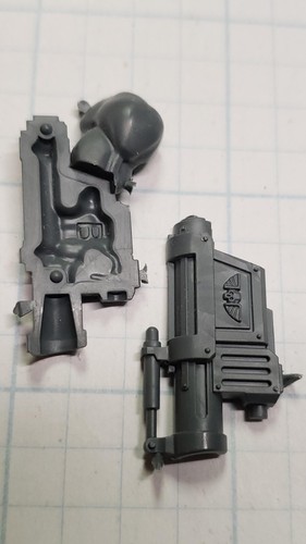 40k Astra Militarum Armory Bits Bullgryn Ogryn Brute Grenadier Gauntlet #50 - Picture 2 of 2