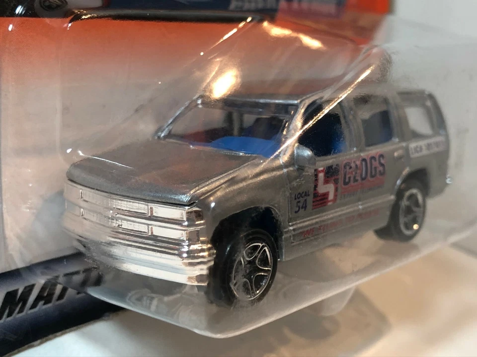 MATCHBOX MB46 / 99 1997 CHEVY TAHOE PLATA MUY RARO "ZUECOS EXPERTOS PLOMERÍA"  Foto 4 de 4