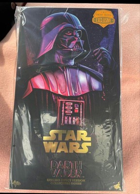 STAR WARS CELEBRATIONS 2025 HOT TOYS EXCLUSIVE VADER DUELING EFFECT