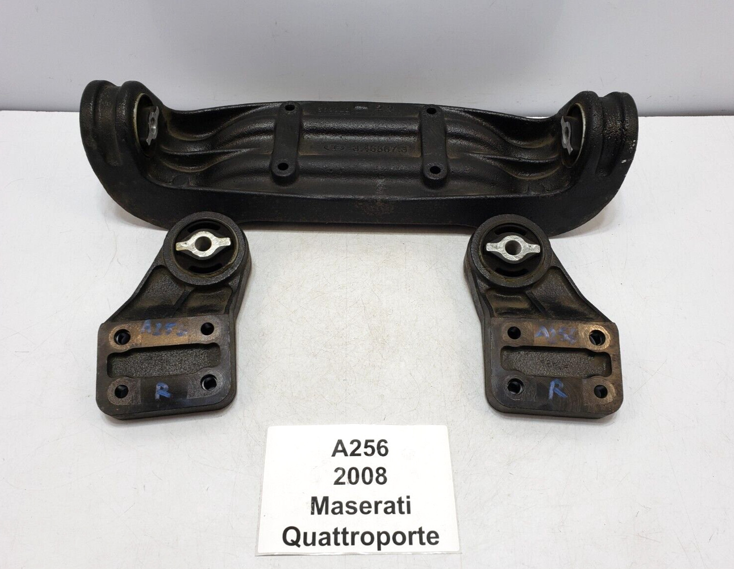✅ 04-11 OEM Maserati Quattroporte Rear Differential Support Mount Bracket SET