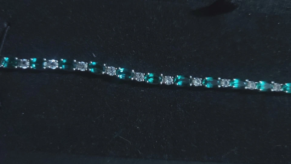 Brazalete Tenis Zales Jewelers Esmeralda y Diamante Foto 2 de 4