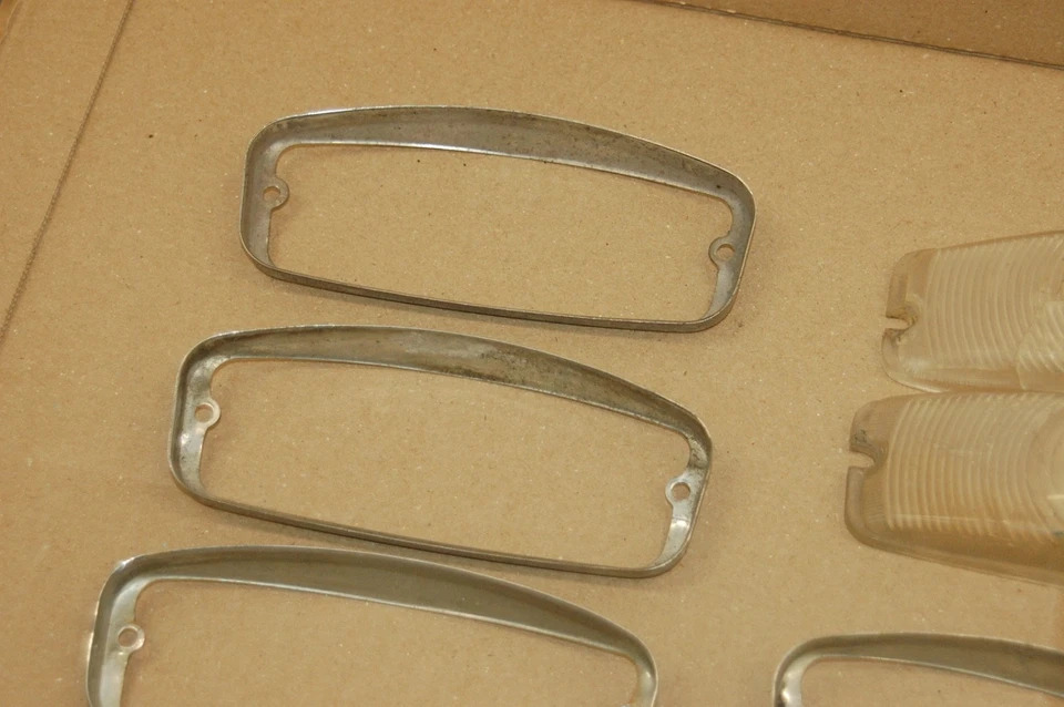 MG Midget Front Turn Signal, Flasher, Parking Light Lens Retainer Trim. - Image 4 of 4