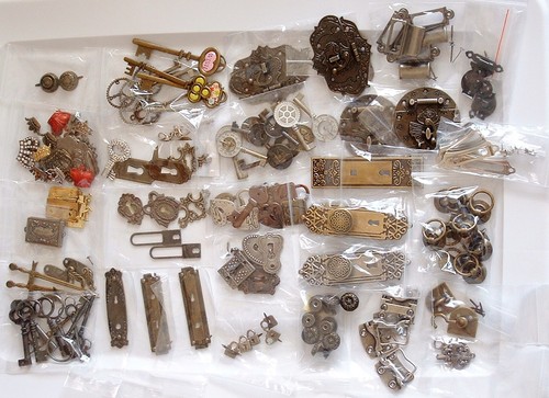 PREOWNED MISC. LOT OF DISTRESSED METAL FOR BOOKS, MIXED MEDIA, BOXES & CRAFTS