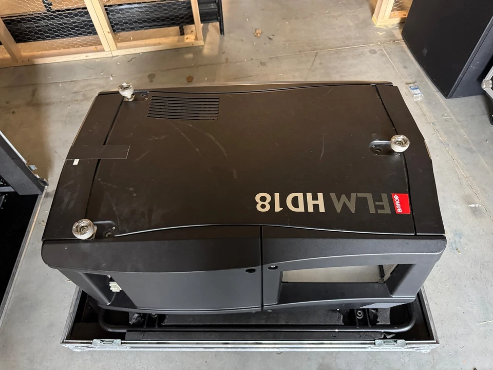 Barco FLM HD18 - SXGA 3 Chip DLP - 18K Lumens Lamp Projector 1080P HD SDI PARTS - Image 3 of 4