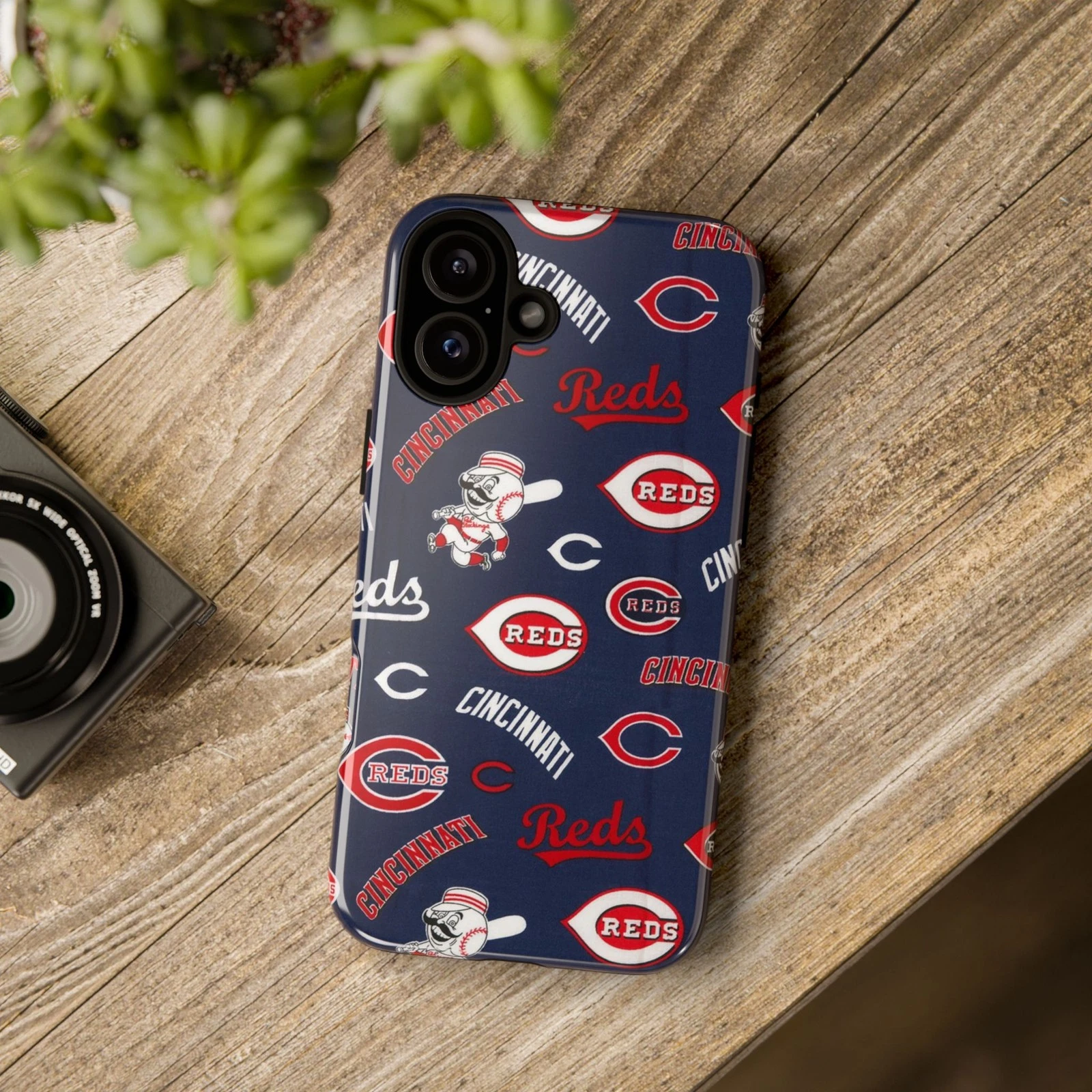 Cincinnati Reds Apple iPhone Cases