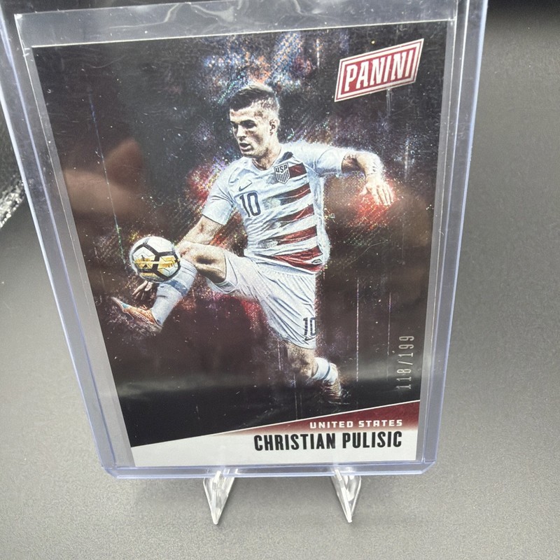 2019 Panini Father's Day Christian Pulisic /199 USMNT