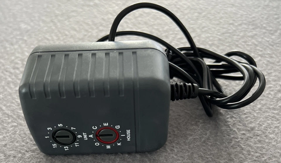 X10 XM13A remote controlled power supply only works with Camera Model XX16A - Image 2 of 2