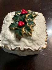 Vintage 1999 Ceramic Christmas Trinket Box w/ Holly & Berries Design Nostalgic
