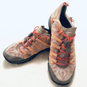 chaco women's sneakers