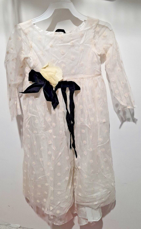 Bonpoint girl's wedding gown dress, off white with flower accents, approx 4-6