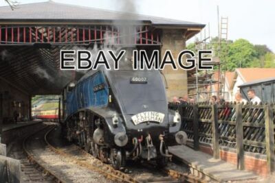 PHOTO  LNER A4 CLASS LOCOMOTIVE SIR NIGEL GRESLEY AT REST IN PICKERING STATION W